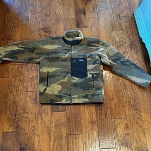 Patagonia Retro Fleece Windproof Camo Sz L